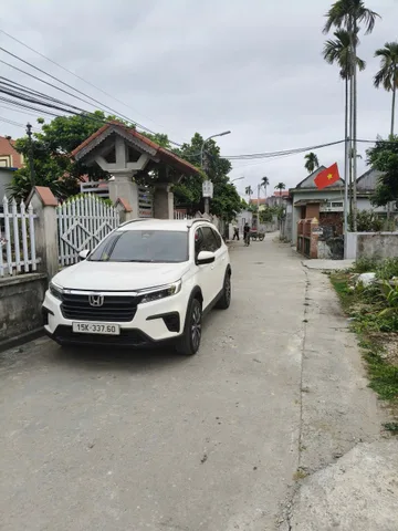 Chào bán quý đầu tư lô đất tại phường hoàng lâm,tp thuỷ nguyên.l/h:076.231.9990 e Thúy 
Giá 980
--- Hướng Bắc. Lô đất ngang 5,4m siêu đẹp.
Bán kính 500 đầu đủ tiện ích. Giáp KCN Nam Cầu Kiền.
--Đầu tư hay ở đều hợp lý. Thích hợp cho vợ chồng trẻ an cư