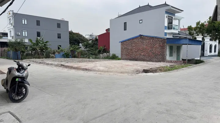 Bán 50 m Trung Hà đường thông 2 ô tô tránh nhau cách đường 359:100 m.l/h:076.231.9990 e Thuý