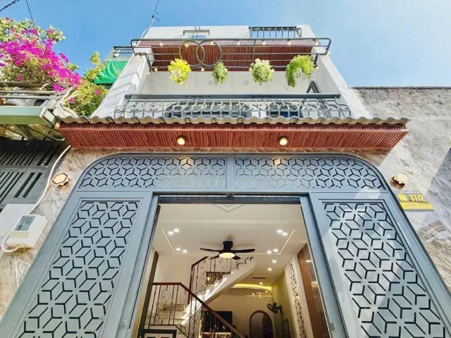 Cần bán gấp 2 tỷ 950 nhà 46m2 đường số 14, P5, gần công viên Làng Hoa.