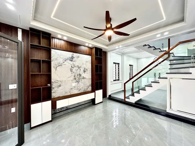 Chính chủ nhờ bán ngôi nhà lô góc ba mặt thoáng mới xây tại Phương Lưu- Đông Hải