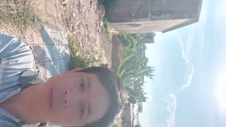 Đường nhựa rộng 5.5m, Vỉa hè 3m. Tiện ích xung quanh đầy đủ. Hướng Đông, Để ô tô rất mát mẻ.
Trung tâm khu đô thị Hòa Xuân thì tìm đâu ra?