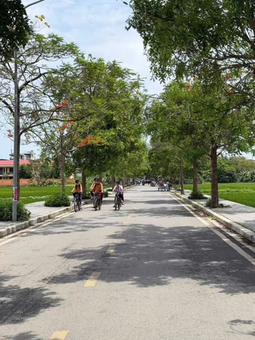 Nhà đẹp phù khê, sát đông anh, gần chợ , trường học các cấp , không gian thoáng , tiện ích ngập tràn