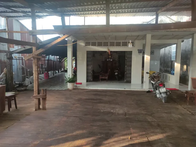 Tổng diện tích 600m², ngang 8,3, dài 68 
Giá 1ty4