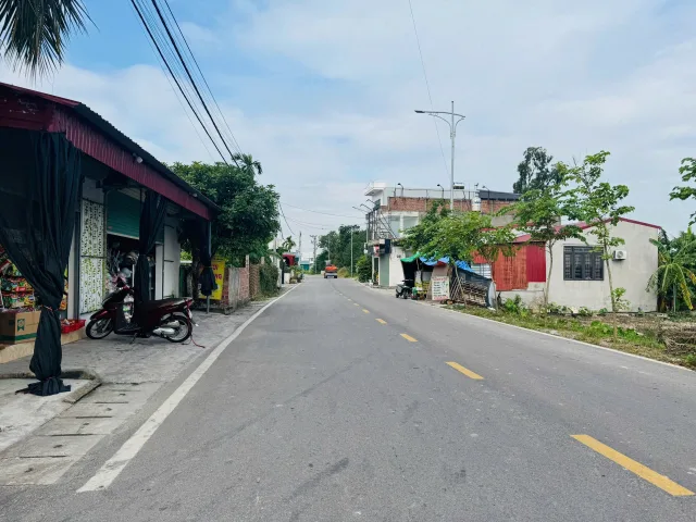 Bán 68.9 m Lâm Động lô góc ngõ ô tô 7 chỗ cách đường nhựa:50m. L/h;076.231.9990 em Thúy