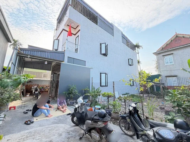 💠 E bán lô đất cách đường máng nước 300m tại Thuỷ Đường .l/h;076.231.9990 e Thúy 
nay là Phường Thuỷ Nguyên thành phố Hải Phòng 

-  67m2 mặt tiền 4,5m
- khu vực dân cư đông toàn nhà biệt thự cao tầng
- 2 phút di chuyển là : Trung Tâm Hành chính, khu