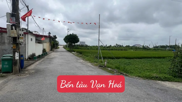 Chỉ với hơn tỷ có ngay lô đất tại trung tâm thành phố Thuỷ Nguyên_ Hoa Động.l/h;076.231.9990 e Thúy 
Diện tích 70m2 mặt tiền 5m
Xung quanh dân cư đông đúc giàu có full tiện ích cách bến tài Vạn Hoá vào bước chân
Tài chính 12xx