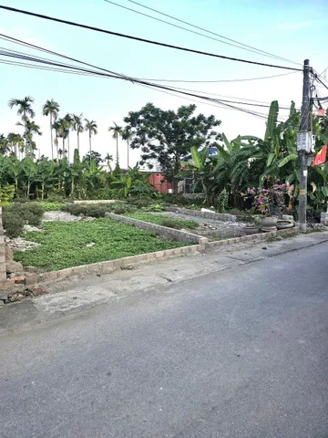 🔥 MẶT ĐƯỜNG NHỰA HOA ĐỘNG – CHỈ 2.3xx TỶ 🔥l/h:076.231.9990 em Thúy 

📐 87m² – mặt tiền 4,61m
🚘 Đường rộng hơn 5m, ô tô quay đầu thoải mái
🏡 Dân cư đông đúc, ở hay đầu tư đều đẹp

📍 Gần chợ, trường học, kết nối trung tâm thuận tiện.

💰 Giá chỉ: 2.3