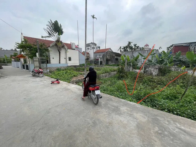 Bán 76 m Lâm Động ngõ ô tô cách 203: 70 m.ko lỗi lầm. L/h:076.231.9990 em Thúy