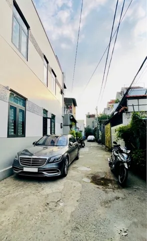 🏡 NHÀ 2 TẦNG NGAY TRƯỜNG C2 LONG TRƯỜNG, NGUYỄN DUY TRINH, HXH, 84m2 TC - 2 TẦNG, hơn 4,X tỷ TL.
🌿 Pháp lý sổ hồng riêng vuông vức, hoàn công đầy đủ, không vướng quy hoạch, không lộ giới.
Khu dân cư hiện hữu, dân trí tốt, an ninh yên tĩnh.
🌿 Vị trí. Gầ