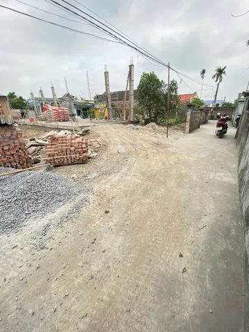 🏡 CHÀO BÁN LÔ ĐẤT ĐẸP TẠI QUẢNG CƯ – PHƯỜNG LÊ ÍCH MỘC 🏡
📍 Vị trí đẹp, tiềm năng tăng giá cao
▪️ Diện tích: 80m²
▪️ Mặt ngang: 5m
▪️ Hướng: Đông Nam mát mẻ
✨ Tiện ích xung quanh cực gần:
✔️ Gần chợ
✔️ Gần trường học
✔️ Gần đường 352, giao thông th
