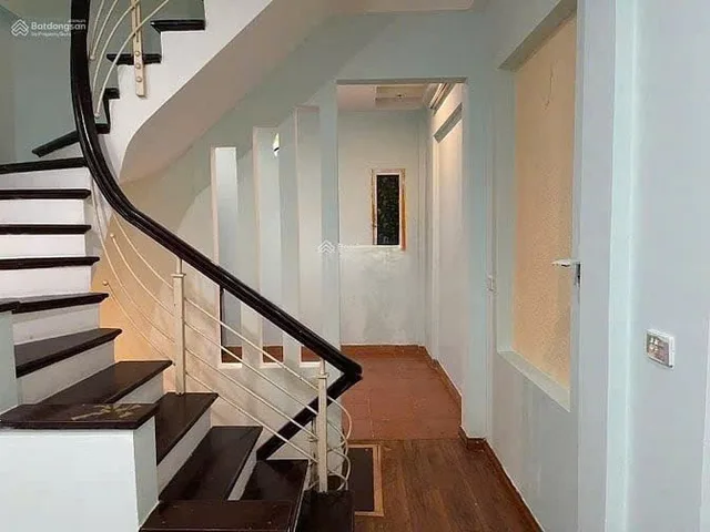 Cho Thuê Nhà Ngõ 27 Thái Thịnh 36M² 5 Tầng 4 Ngủ - Nội Thất CB - Giá Thuê 15tr