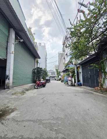 THIẾT KẾ ĐẸP FULL NỘI THẤT -- NGAY LÊ VĂN QUỚI - HƯƠNG LỘ 2 - KHU 4 XÃ- HẺM XE HƠI TRÁNH