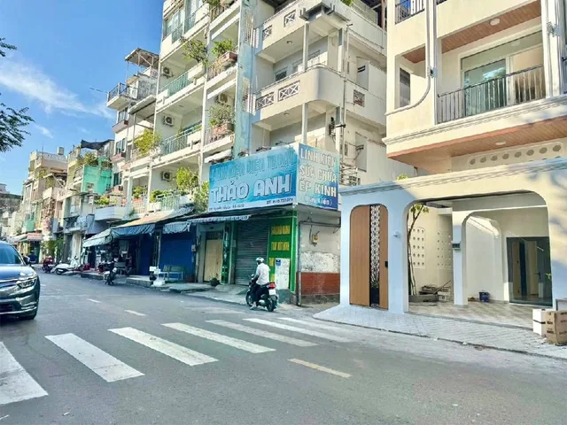 HẺM PHÂN LÔ - XE HƠI ĐỖ CỬA - NGAY NGUYỄN TRI PHƯƠNG QUẬN 10 - VỊ TRÍ CỰC ĐẸP KINH DOANH ĐỈNH