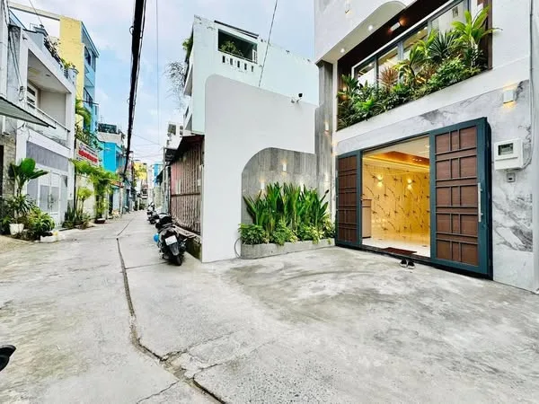 Nhà Phan Đăng Lưu 49m2 5 tầng không gian rộng giá tốt - SHR