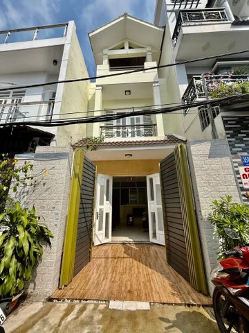 BÁN NHÀ ĐẸP Ở NGAY TÂN HÒA ĐÔNG - GIÁP QUẬN 6 - HẺM XE HƠI VÀO NHÀ - 3 TẦNG BTCT ĐÚC KIÊN CỐ