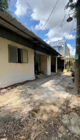 kho kết hợp văn phòng ở lại cho thuê gấp đường 1C giao đường Võ Văn Vân 11mét ngang vĩnh lộc B