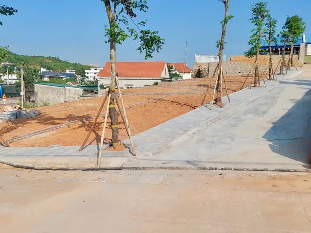 💎 PHÁP LÝ KIM CƯƠNG – GIÁ CHỈ BẰNG 1/3: ĐẤT FULL THỔ CƯ MẶT TIỀN QL18 KỀ CẬN VIN HẠ LONG XANH