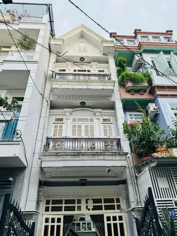 Chủ cần bán nhà 44m², Lạc Long Quân, P8, Tân Bình. Hẻm xe hơi, cách chợ Tân Bình 600m, giá 2 tỷ 680