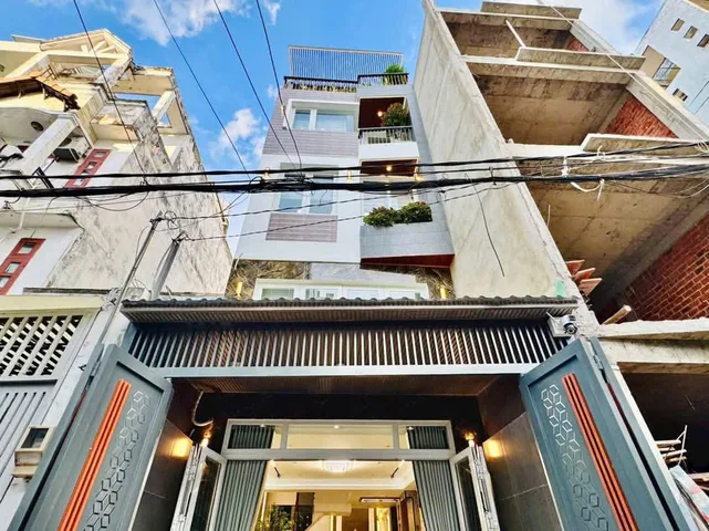 Chính chủ bán gấp nhà 60m² đường Ni Sư Huỳnh Liên, P10, Tân Bình. Xây 5 tầng, giá 2 tỷ 880