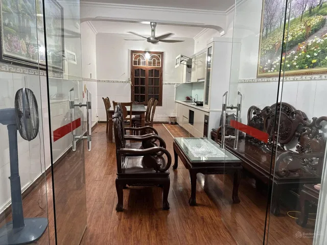 Cho thuê nhà ngõ 512 Hoàng Hoa Thám, Tây Hồ 55M x 4T (5 ngủ) FULL ĐỒ giá 16 triệu