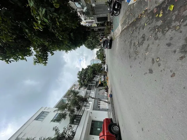 BIỆT THỰ ĐẸP SÁT KHU TÊN LỬA 5 TẦNG 98M2 NGANG KHỦNG 6.5M ĐƯỜNG 7M NHIK 8 TỶ