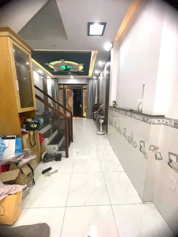Chú Tư bán căn nhà 1 xẹt hẻm giá ngộp chỉ 465tr