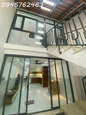 Bán nhà riêng 2 tầng tại đường Trường Sa, Phú Nhuận, DT 67.4 m2, 3PN + 2WC, giá 11 tỷ