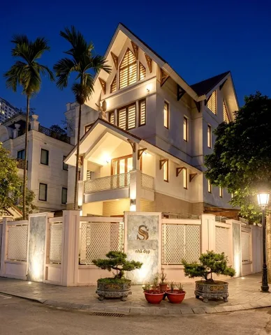 Biệt thự Bán đảo Linh Đàm, View hồ Linh Đàm, 5 tầng thang máy, vỉa hè, kinh doanh, 250m2, 75 tỷ