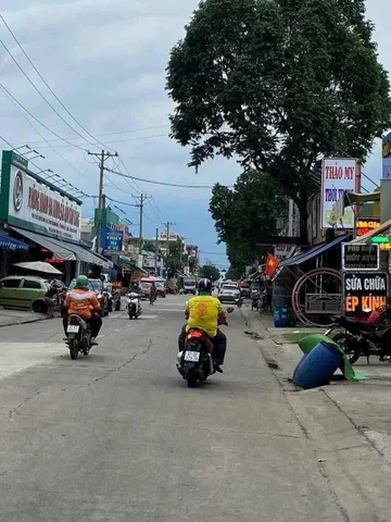 Ngộp Bank Phát Mãi  500m2 ngay chợ và trường tiểu học dân đông kinh doanh buôn bán tấp nập