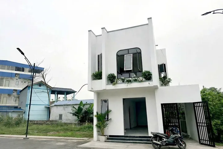 BÁN NHÀ 2 TẦNG MỚI ĐẸP TẠI TÂN XÃ – FULL CÔNG NĂNG – DỌN VỀ Ở NGAY