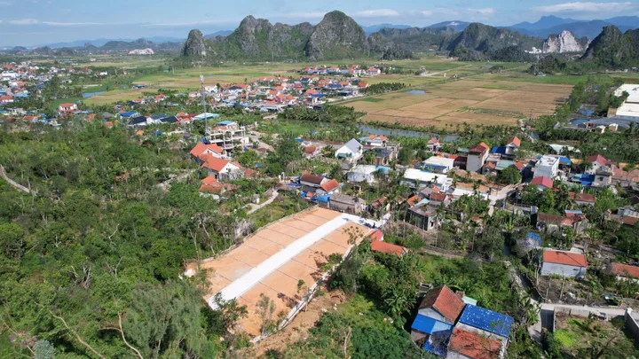 🏡 Chính chủ bán cắt lỗ lô đất đẹp
📍 Tại Phường Lưu Kiếm - Thuỷ Nguyên - Hải Phòng

🚖 Đường Morning vào thoải mái
💥 Diện tích: 60m²
💰 Giá chủ cắt lỗ chỉ: 3xx triệu

👉 Phù hợp đầu tư, an cư, tiềm năng tăng giá tốt
📞 Liên hệ Cô Thanh : 0898266583
Ch