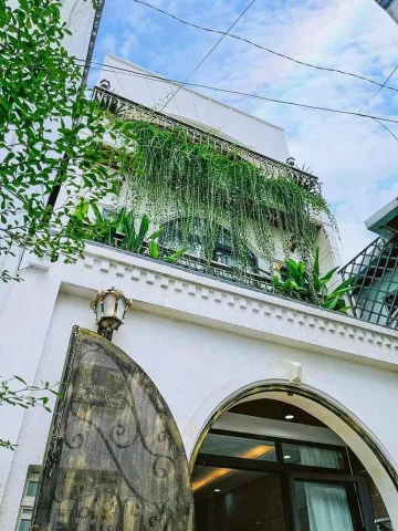 Nhà đẹp giá tốt! Bán nhà 80m2 Sư Vạn Hạnh, P12, Q10. Kế bên Vạn Hạnh Mall. Gía 4 tỷ290tr Sổ riêng