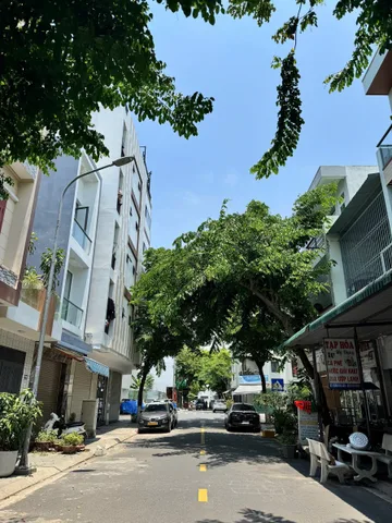 🔴 Hạ 300 Tr -  Gả nhanh -  nhà 2 tầng tại KHU ĐÔ THỊ VCN Phước Long 2, đường nhựa trước nhà 12 mét, vỉa hè cây xanh mát mẻ.