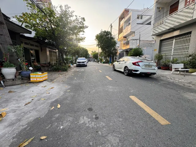 BÁN NHÀ ĐƯỜNG 04, PHƯỚC BÌNH, QUẬN 9 - 89.6M2 - NHÀ PHỐ TRỆT - SÁT TRỤC ĐỖ XUÂN HỢP - TIỆN Ở NGAY HOẶC XÂY MỚI 4 TẦNG - 11 TỶ