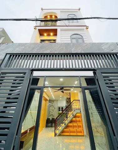 Hiếm! Nhà Quận 10, DT 40m², giá 2tỷ250triệu Hoà Hưng, P. 13, Quận 10, hẻm xe hơi 4.5m cách chợ 400m