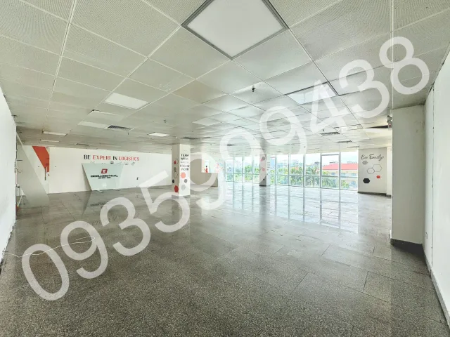 CHO THUÊ VĂN PHÒNG 320 M2 CHỈ 240.000Đ/M2 NGAY NGUYỄN VĂN LINH. LH: 0935 999 438