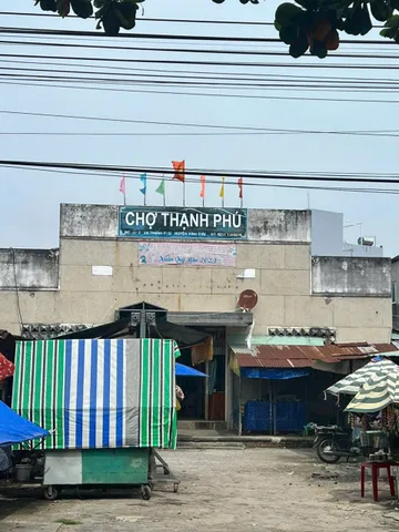 CHÍNH CHỦ GỬI BÁN NỀN 980TR THỔ CƯ GIÁ RẺ NGAY 1 SẸC HƯƠNG LỘ 15 MỞ RỘNG 32m