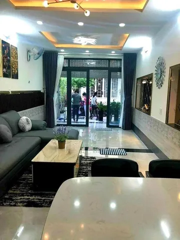 Bán Nhà 3 Tầng, Mặt Tiền 4M Nở Hậu Hẻm Xe Hơi Đậu, Chỉ 6Tỷ, Tặng Nội Thất Huỳnh Tấn Phát