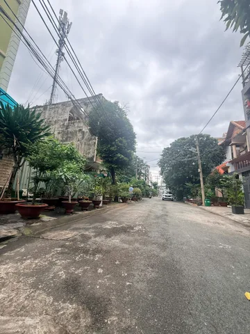 Bán nhà 3 tầng, KDC đồng bộ, ngay Hoàng Diệu 2 , P. Linh Chiểu , Thủ Đức