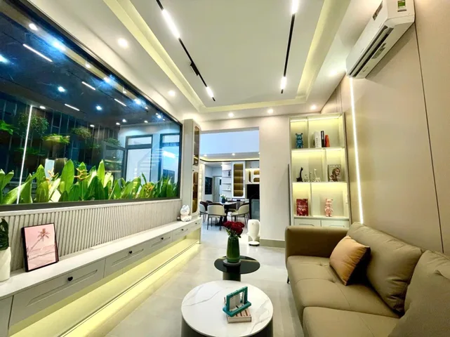 Bán Nhà 2 Tầng, Mặt Tiền 6M Nở Hậu Hẻm Xe Hơi Quay Đầu, Chỉ 4.38Tỷ, Tặng Nội Thất Huỳnh Tấn Phát