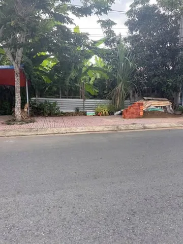 Bán đất 105m² full thổ cư ngang 5m giá 3 tỷ đường bờ kè Hoàng Hoa Thám phường 2 nay là Phường Long Châu, tỉnh Vĩnh Long