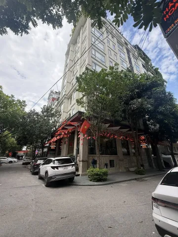 BÁN TÒA NHÀ KHÁCH SẠN ĐƯỜNG TRƯƠNG CÔNG GIAI. 160M2 - 11 TẦNG. THANG MÁY. LÔ GÓC.