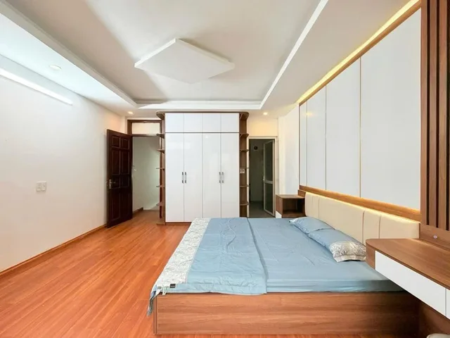 🏡 Bán Nhà Đường Cầu Giấy 38/50m² x 5 Tầng, MT 4.5m, Ngõ SH Quay Đầu, Nhà Dân Xây Chắc Chắn, Giá 10.8 Tỷ – Trung Tâm Cầu Giấy 📍