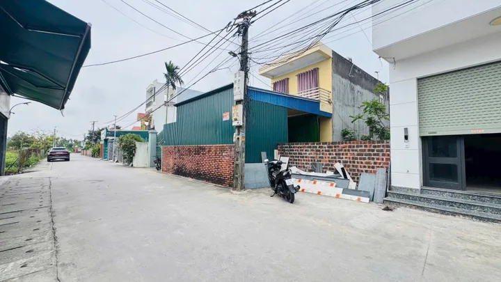 ✅Giảm Giá Sập Sàn Lô Thuỷ Sơn, Trục Thông 
L/h:076.231.9990 em Thúy 
92m2, Ngang 4m, Kinh Doanh cực đẹp.

- Vị trí : Trung tâm Thuỷ Sơn, Đường R: 6m thông các ngả . Gần KĐT Gò Gai, Tân Quang Minh... 
- Hướng: Đông Tứ Trạch
- Bìa đỏ chính chủ

❌Giá