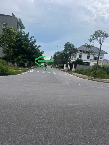 🍀🍀Lạc Phú 1 - View Biệt Thự 💎💎
👉dt 70m ,vỉa hè 4m đường 7m
👉Trung tâm phường Yên Dũng
👉bán kính 500m là trường học các cấp, chợ,…
👉 800m ra KCN Yên Lư phù hợp xây ở , nhà trọ
💹 giá 2tỷ 8xxx
☎️0983 088 192✈️✈️