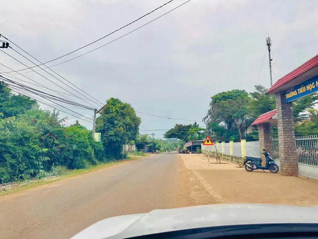Bán đất 119m² có sẵn 60m² thổ cư ngang 6m giá 385 triệu tại Xã Ea Ktur