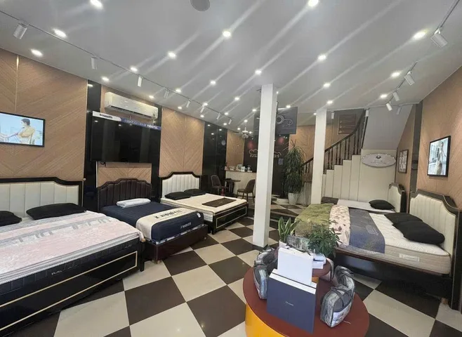 Cho thuê mặt phố 4 tầng Nguyễn Chí Thanh - Mặt tiền 8m siêu đẹp
