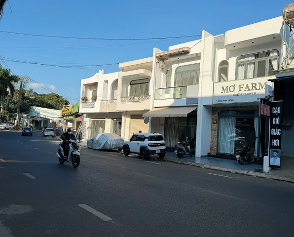Bán nhà 60.5m² full thổ cư ngang 4.3m giá 7.68 tỷ tại Phường Buôn Ma Thuột