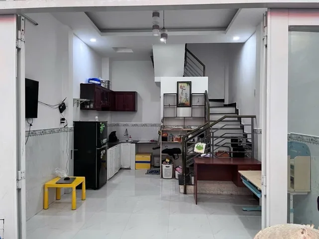 🔥 CHỦ GIẢM CHÀO 100 TRIỆU – GIÁ MỚI CHỈ 4.45 TỶ 🔥

🏡 NHÀ MỚI VƯỜN LÀI – NGANG HƠN 4M HIẾM – 2 TẦNG VÀO Ở NGAY