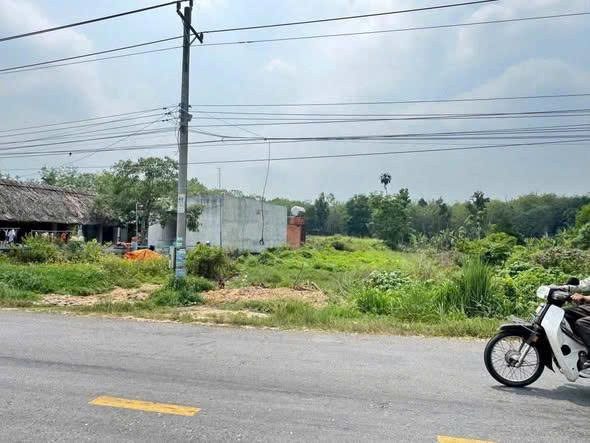 Xoay vòng vốn kẹt tiền ra nhanh 750m2 nhựa to tại Tân Định Tân uyên